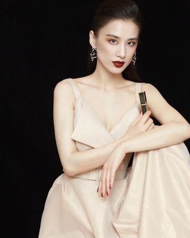  帅气|杨子黄圣依上演时尚版“天仙配”！夫妻合体真靓丽帅气