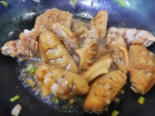 可乐|超简单的可乐鸡翅做法，不焯水用料少还不腥，上桌孩子抢着吃