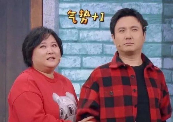  意外|《王牌》台上潘长江意外摔倒，沈腾一句话机智救场，不愧综艺王！