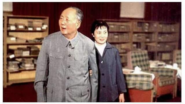 战争|满眼泪水的贺子珍，试乘国产汽车的周总理，穿补丁裤子的毛主席