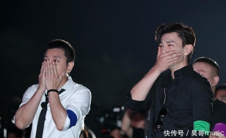 飙泪|《极挑》杀青 邓伦贾乃亮情感爆发现场飙泪