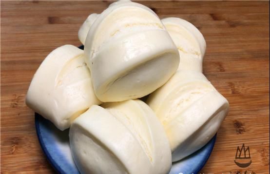 包裹|保存馒头时,直接放冰箱就错了,学会一招,放1个月不干瘪不发霉