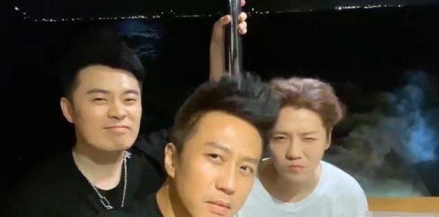  人员|鹿晗邓超陈赫录制新综艺《哈哈哈哈哈》，安保人员驱赶路人惹争议