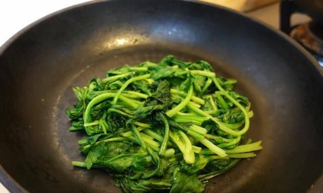  营养|减脂又营养的无油快手早餐「菠菜虾仁烘蛋」了解一下？