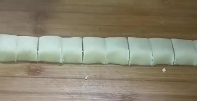  做法|跟大家分享酥饼的好吃做法，不用排队买，也不用烤箱，教你在家做