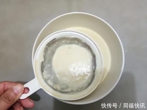 淀粉|教你做创意小零食，1碗面粉，2个鸡蛋，锅里一炸，比蛋糕都好吃