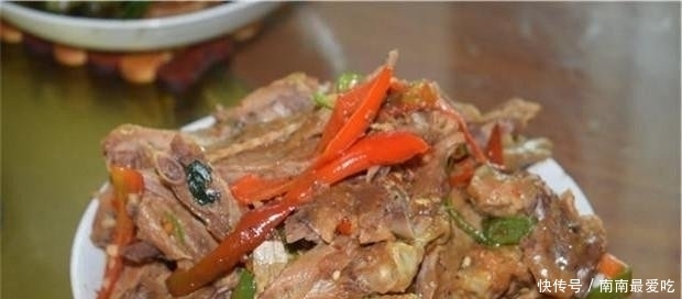  婆婆|婆婆生病亲戚来家看望，我特意下厨做了一桌菜，饭后都夸她好福气