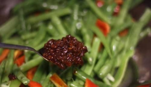 1勺牛肉酱|这菜百吃不厌,多加了1勺酱,味道大大提升,又香又好吃,很下饭