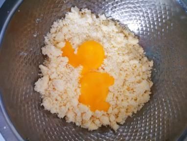  面包|松软香甜值得一试，炼乳椰蓉面包