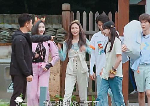 许佳琪|郑爽分不清许佳琪谢可寅时,有谁留意两人的态度?情商高低一目了然