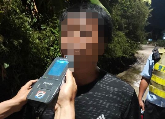  退休|珠海多名退休老伯犯同一种错被警察查获！最大年纪超过70岁！