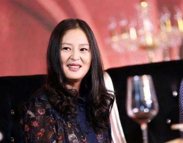 黄澜|她被父培养成女强人,生二胎后离婚,搭档孟非主持相亲节目惹争议