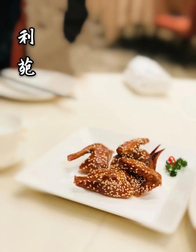终生|这家粤菜老店为何如此低调红火?就这道冰烧三层肉就让你终生难忘