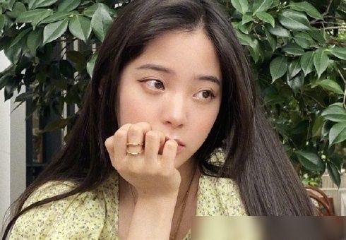  成韩|欧阳娜娜尝试短发，本以为是在开玩笑，实则成韩系小公主