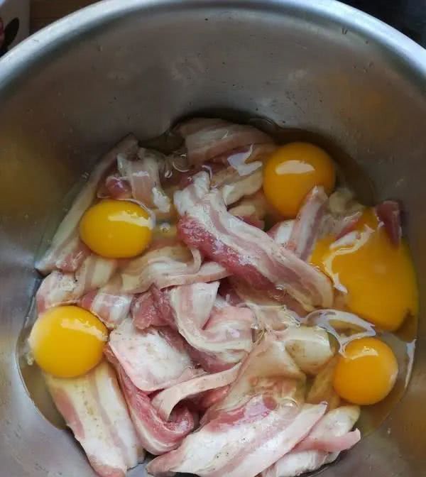 爸爸做|做了二十多年酥肉的父亲,教我怎样做酥肉,才能保证香脆可口