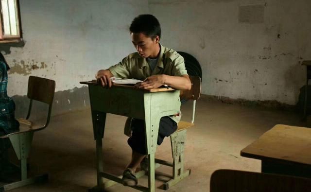  熊洞|从爬着上学到站立支教 专访凉山小伙熊洞：在梦开始的地方，像一盏灯照亮村庄