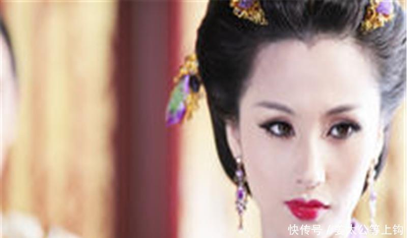 美貌|十岁进宫,因美貌被皇帝专宠,皇帝一死就投入他人怀抱