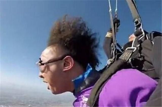  何炅太|当男明星发际线后移，何炅太喜感，胡歌简直没眼看