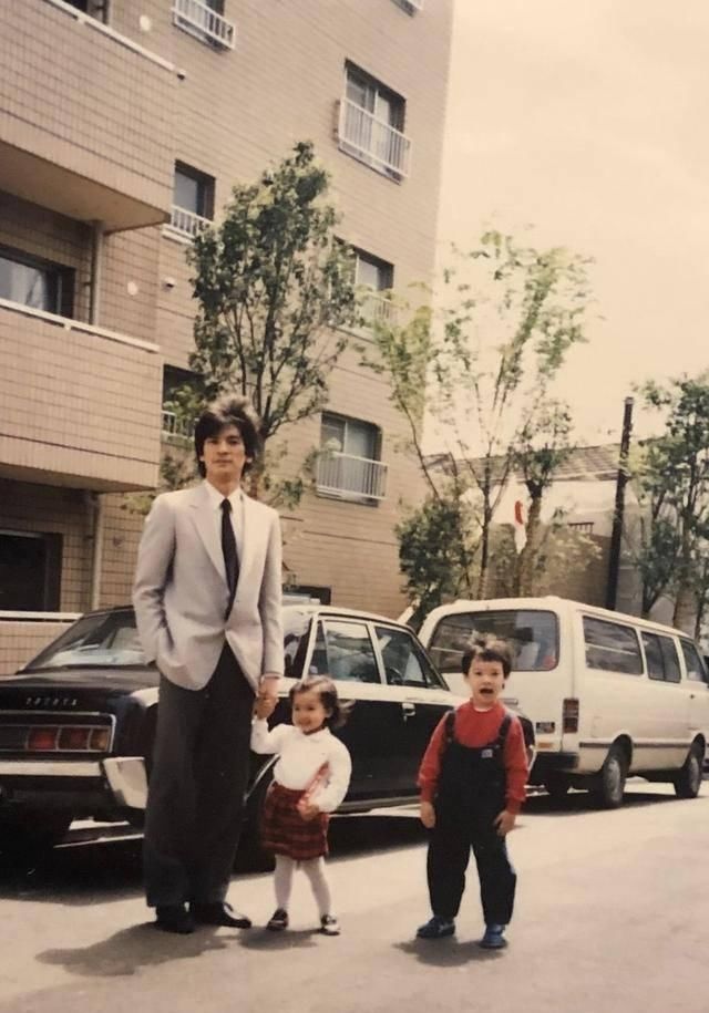  老婆|林志颖老婆腿长随老爸！穿牛仔短裤配凉鞋玩心机，P图脚都变形了