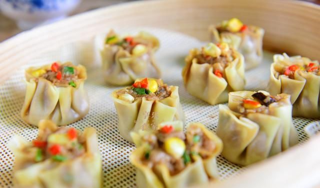  好吃|比包子饺子都容易做的烧麦，好吃好看全家抢着吃