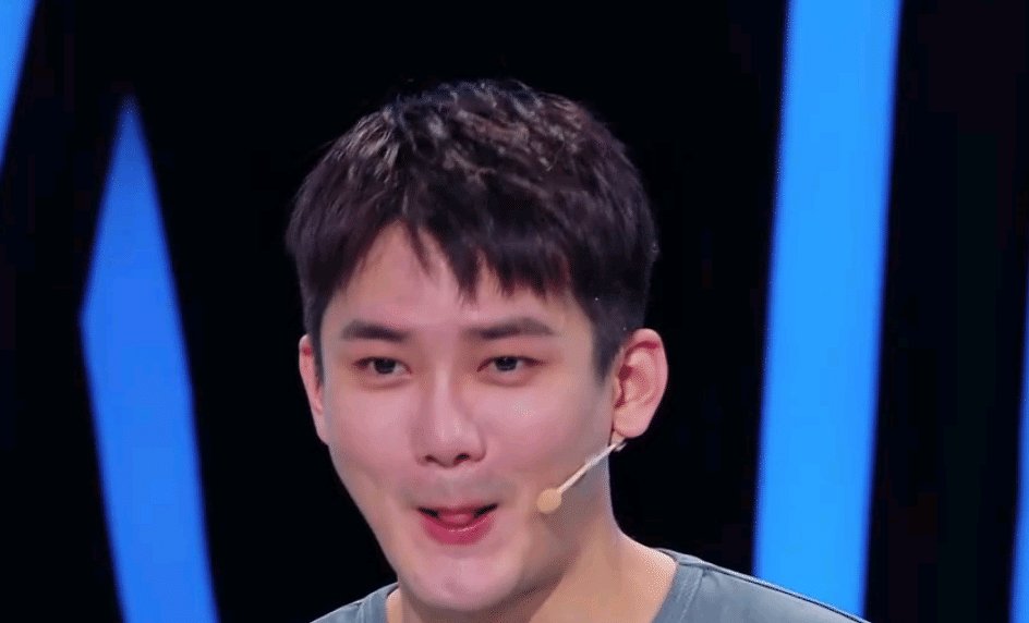  年轻|《笑起来真好看》，以年轻之名，为喜剧破圈，抱歉你真破不了