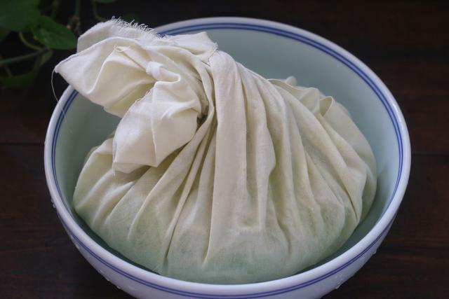  冷冻|夏天把黄瓜冷冻起来，留到冬天炒肉吃，特别香，我每年都做