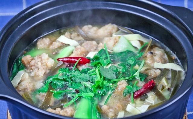  肉条|砂锅小酥肉，好吃有诀窍，大厨揭秘饭店做法，汤鲜肉香，吃着过瘾
