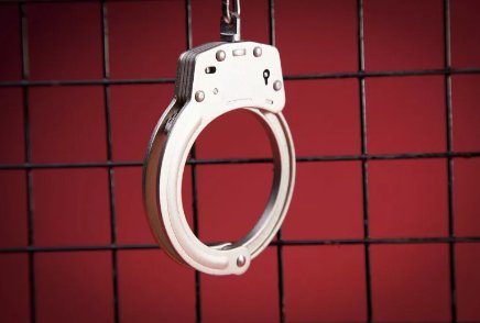  退休|潜入大学抢劫并掐死退休老教授，男子逃亡19年后落网，已从工地保安做到大厦物管经理