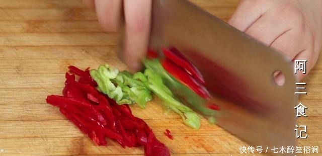  解馋|全家人最爱吃的土豆，真是太香了，营养又解馋，每次上桌就扫光！