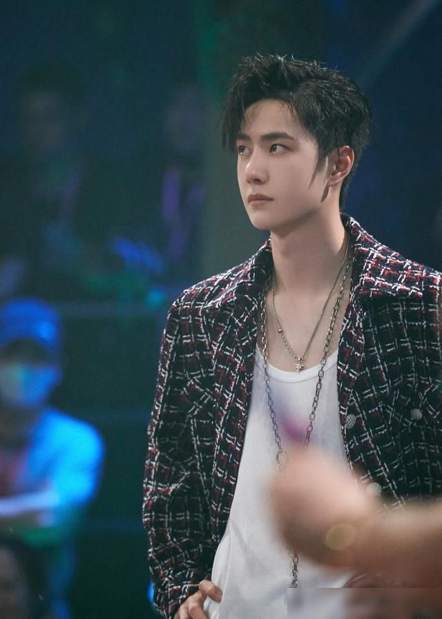  频频|王一博给布布表演魔术频频翻车，实在是太好笑了