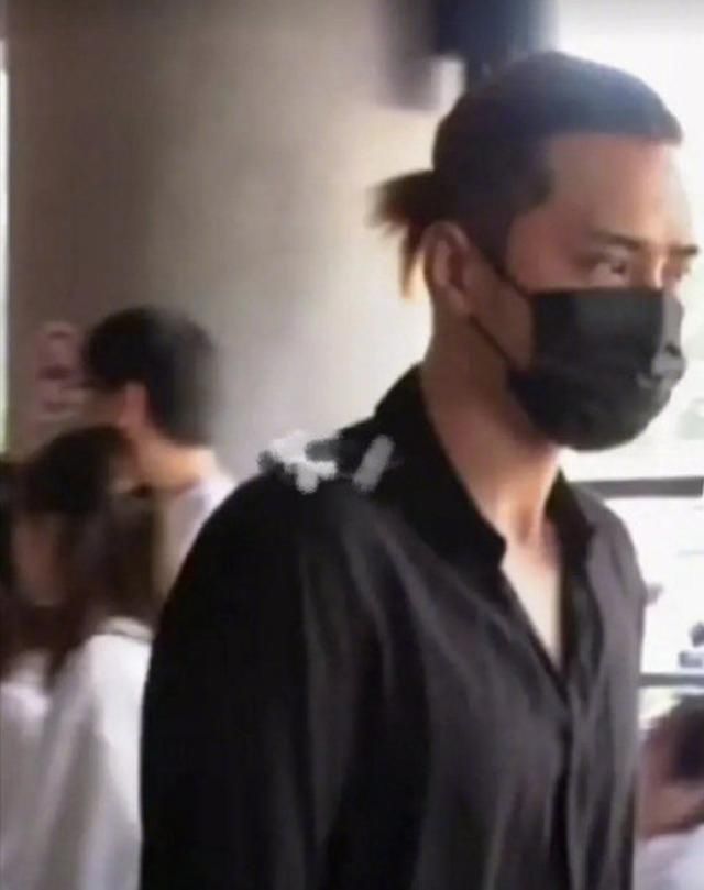 小鬼|罗志祥又引争议！现身小鬼追悼会图被扒是假的，网友质疑其蹭热度