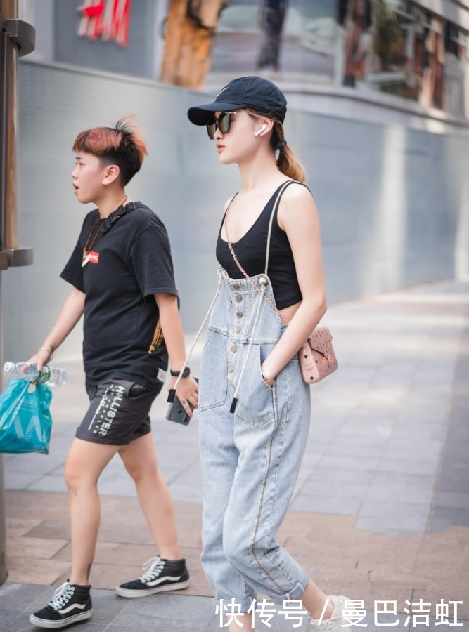  浅色|多种多样的牛仔裤，怎么选择最耐看？浅色搭配准没错