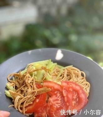 别错过|夏天要多吃面条,教你个懒人做法,一人三碗不够吃!大家别错过!