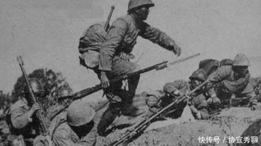 人性|抗战照片：日本鬼子慰安所爬窗偷看，日寇毫无人性给女性注射药剂