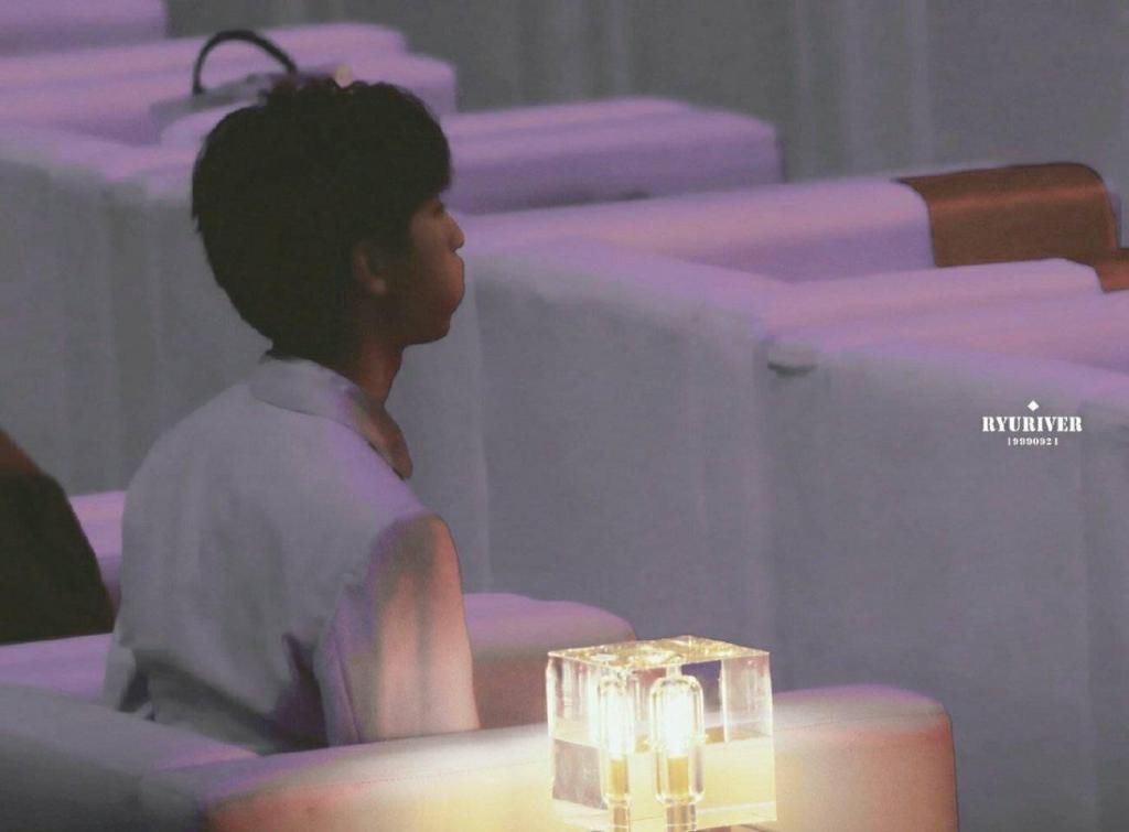  头饰|王俊凯的可爱错位图系列 小凯的花样头饰