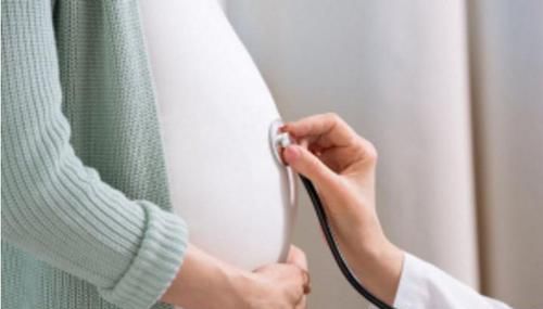  去医院待产|“硬核孕妇”出租车内生下孩子，自己剪下脐带，还不忘付车费！