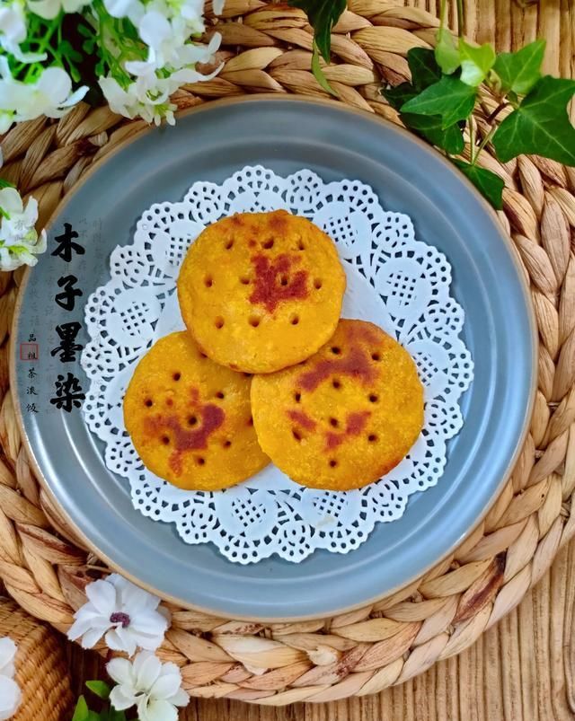  老妈|老妈做的粗粮小饼，软糯香甜，低糖少油，家人都喜欢