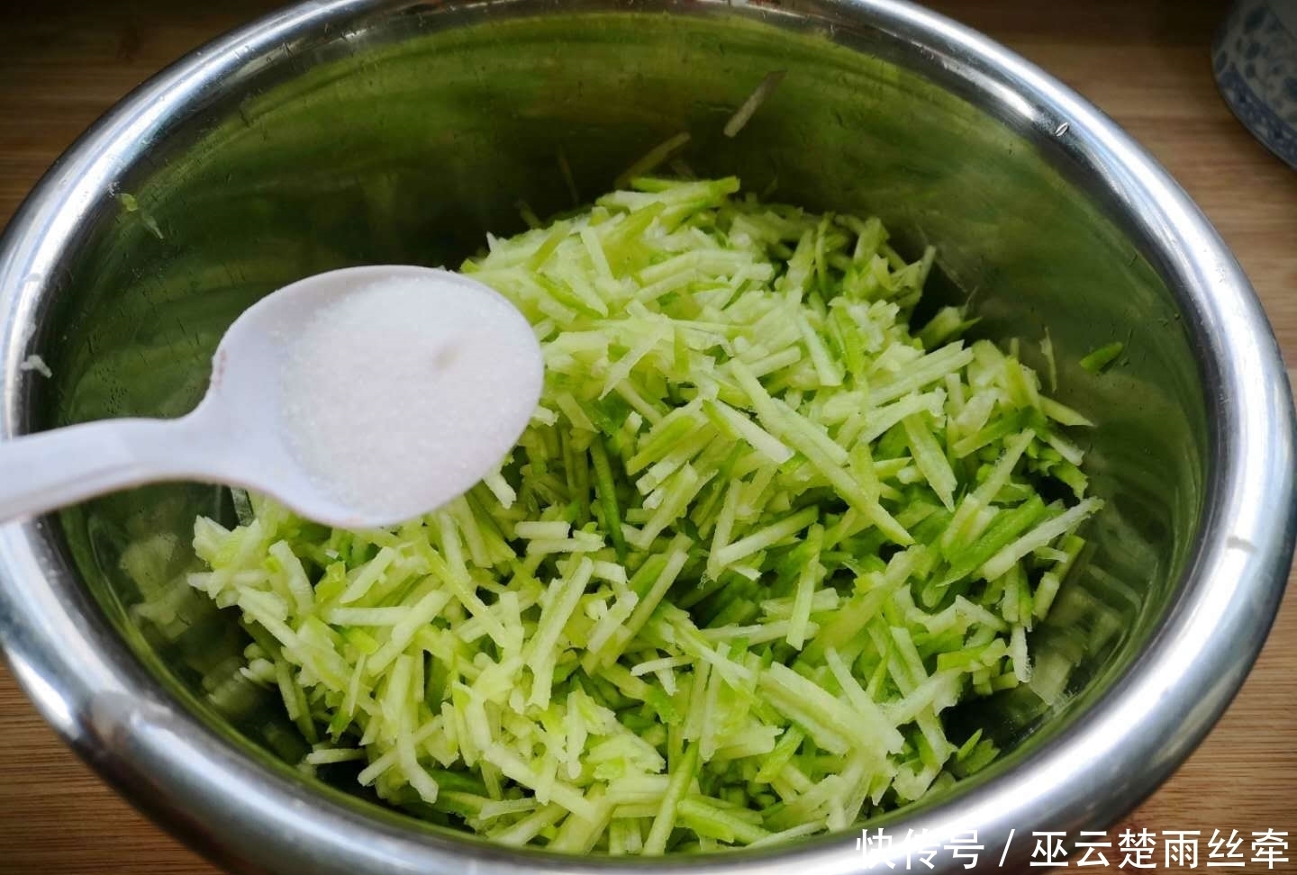 营养|春天多给孩子做这小饼吃,简单好吃,营养易吸收,孩子个头长得快