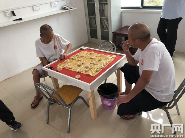 家庭|农村特困群体观察：脱贫路上 一个中原城市的呵护与关怀