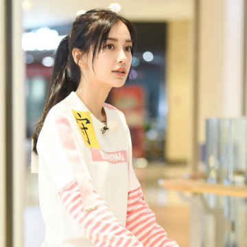 录制|奔跑8还没有录制,baby便官宣芒果新综艺,嘉宾不输跑男家族