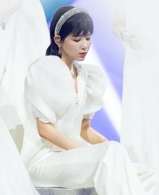  讽刺|《浪姐》投票通道开启结果太讽刺，孟佳人气飙升第一，节目组被狠打脸！