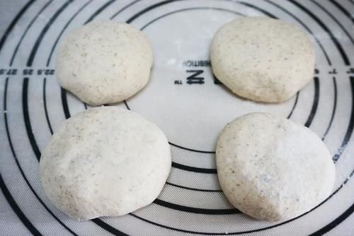 受欢迎|糯米新吃法,用它做馅烙馅饼,香甜好吃,比蛋糕点心受欢迎