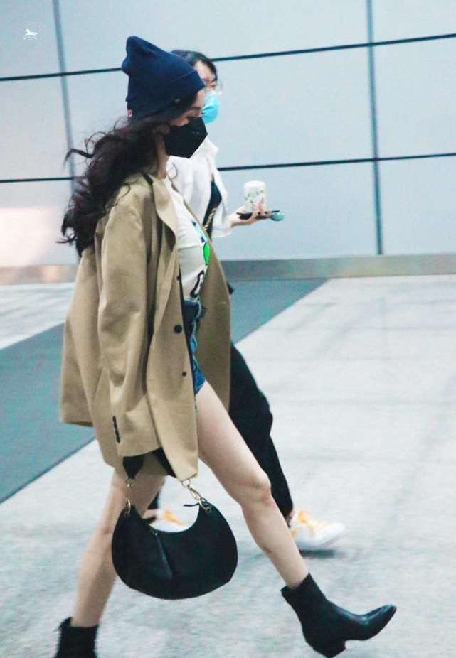 邓伦|杨幂邓伦一起上综艺,甜蜜互动的同时穿搭非常亮眼!邓伦我爱了!