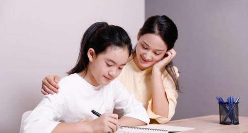 亲子|解析《芳华》：探究“亲子依恋关系”对孩子造成的影响及现实意义