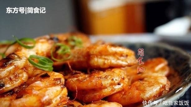  下锅|做油焖大虾时，不要直接下锅，多加这1步，大虾更香更嫩，更入味