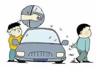  实施盗窃|尾随，锁喉，撂倒，旁边的人却在叫好…