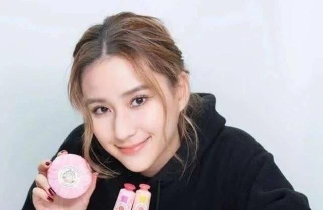  食店|宣布倒闭！赌王三房千金投资食店损失惨重：开业才数月即亏200万！