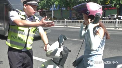 蜀黍|漳浦交警“蜀黍”说，这样的行为万万“驶不得”！