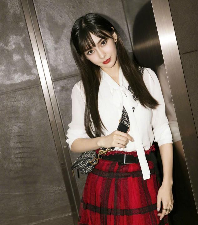  出彩|中年女人如何保持活力年轻感？生活中做到“四不穿”，就会很出彩