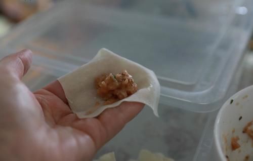  馄饨|孩子的早餐营养要跟上，三鲜小馄饨，还是很方便的